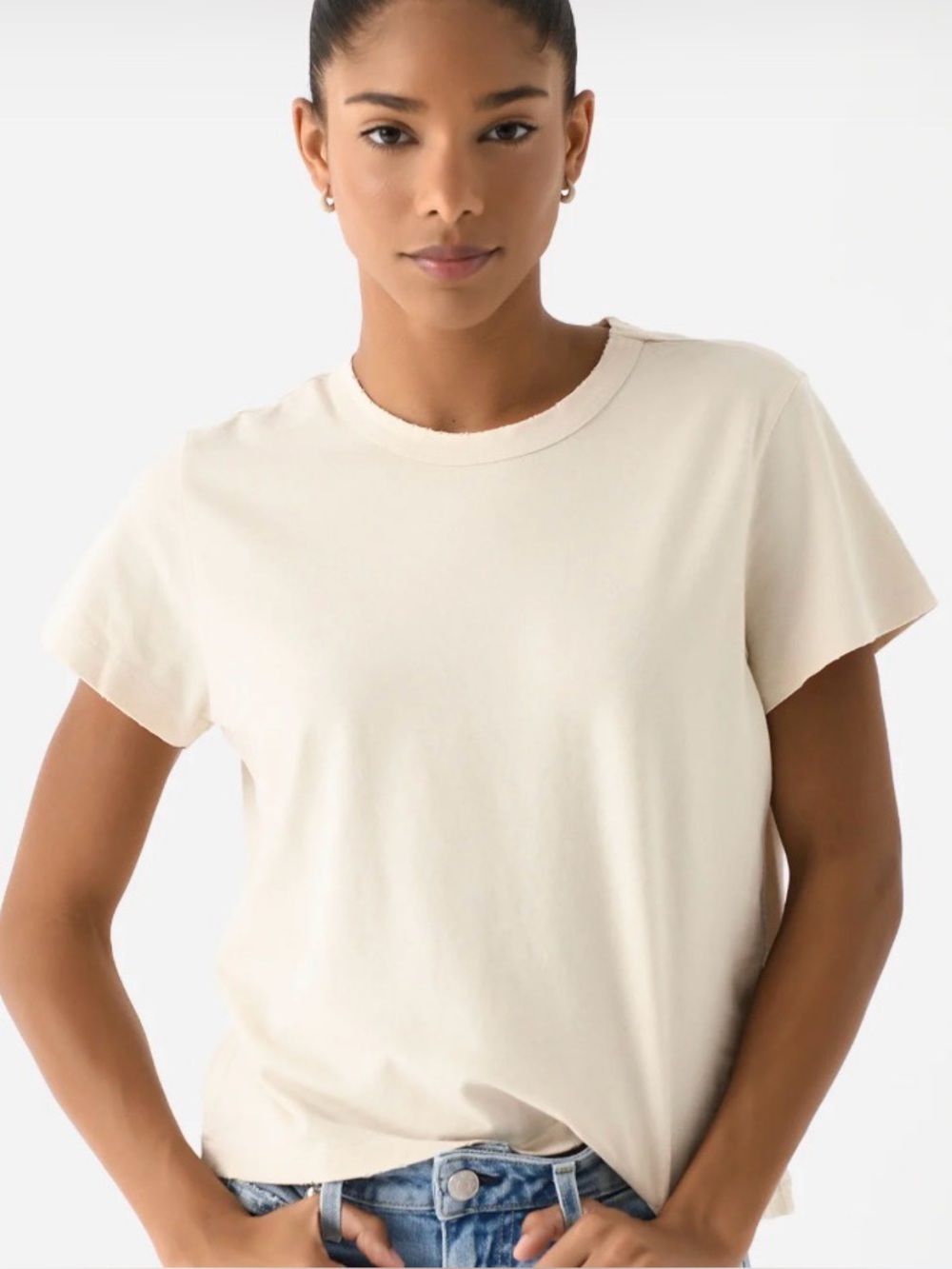 AMO tee cream size medium
